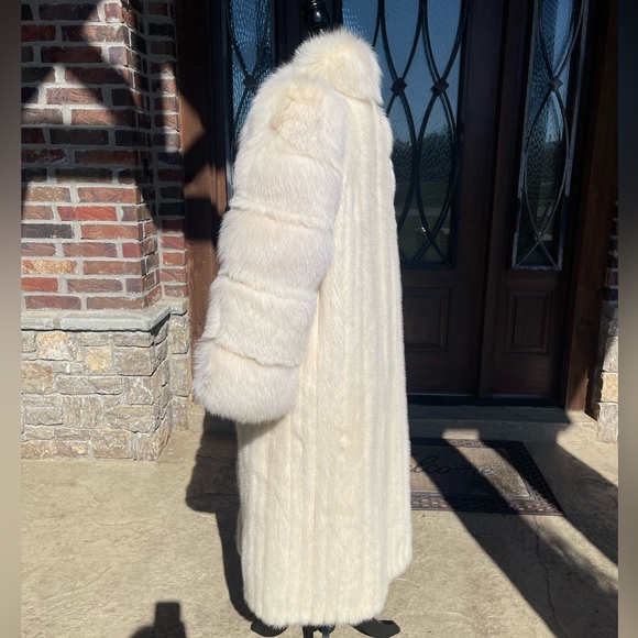 SOLD - Picture 5 of 13